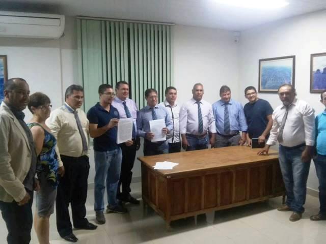 Moradores organizam abaixo-assinado e cobram asfalto “encalacrado” em Cerejeiras