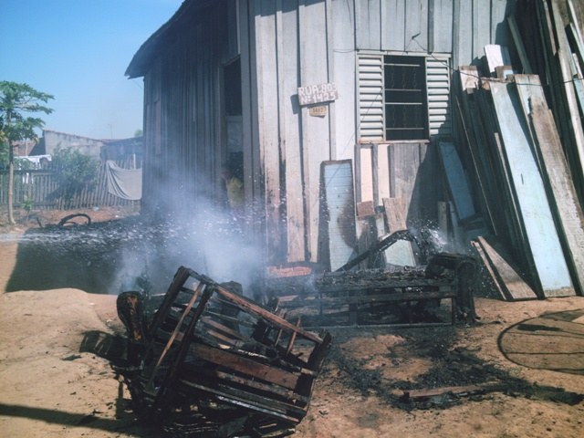 DEPRESSÃO PÓS-PARTO PODE TER LEVADO MULHER A INCENDIAR A PRÓPRIA CASA