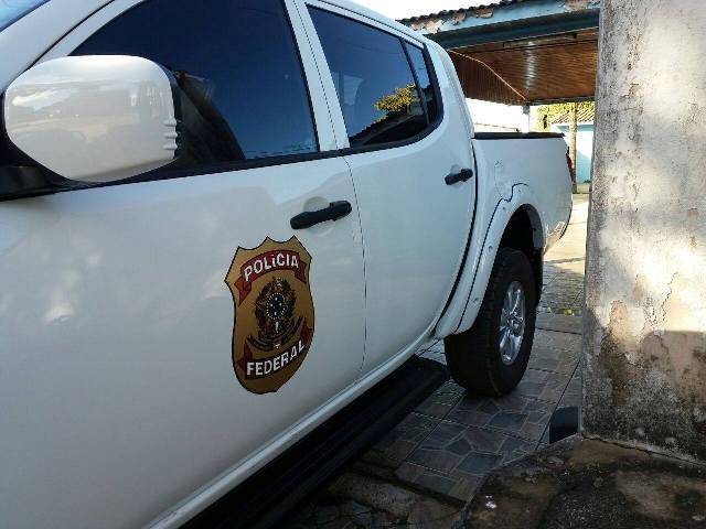 Após prisão, agentes da Polícia Federal fazem buscas na casa de empresário vilhenense