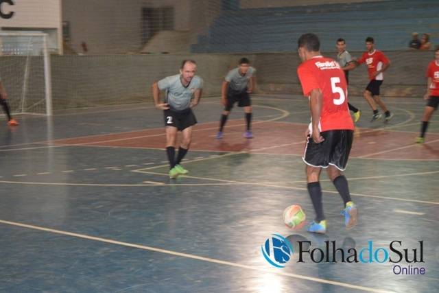 Deportivo vence e se isola na liderança do Grupo A do Municipal de Futsal Masculino