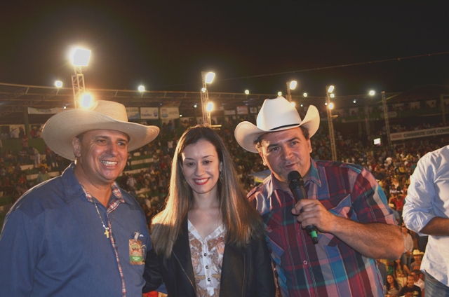 Tia marca cartela em nome de bebê de dez meses e ganha sozinha veículo na Expovil