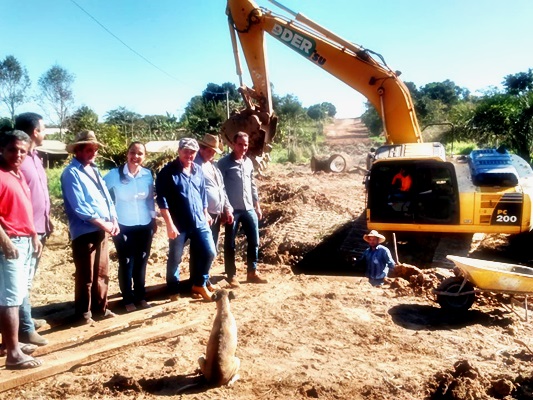 Acompanhada de prefeito Rosangela Donadon verifica andamento de obras em Colorado