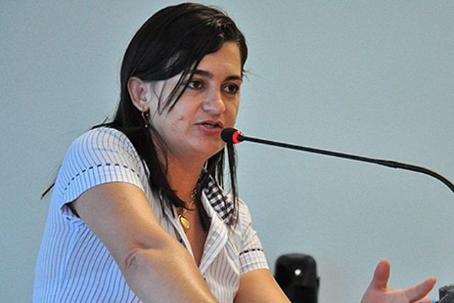 MP pede e justiça afasta do cargo a presidente da Câmara de Colorado do Oeste