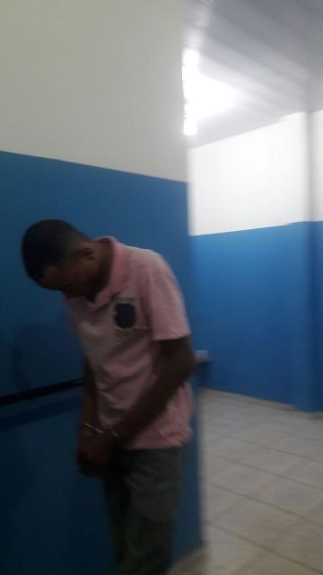 Vilhena: flagrado com pedras de crack, traficante avança sobre PMs; dois acabam presos