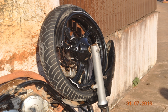Em Vilhena, após choque de moto contra carro, rapaz “voa” por mais de 10 metros