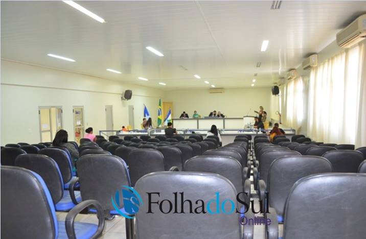Com matérias apenas para leitura, vereadores fazem sessão relâmpago em Vilhena