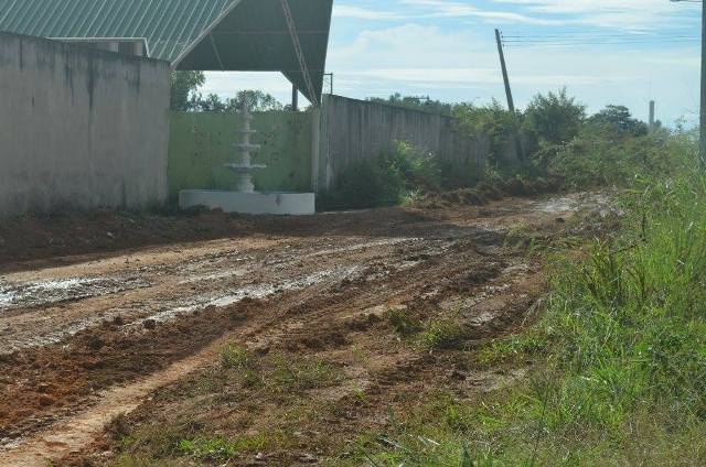 Bairro “agoniza” em meio a lama e poeira em Vilhena e moradores se mobilizam