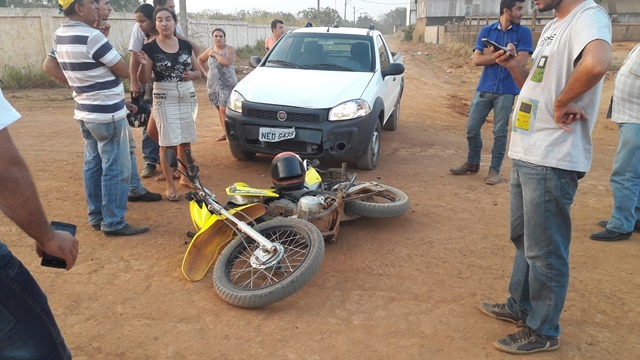 Motoqueira fica ferida após acidente de trânsito próximo a escola infantil em Vilhena