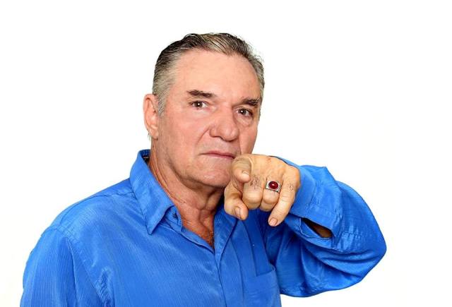 Candidato que disputou prefeitura de Vilhena brandindo facão na TV concorre a vereador