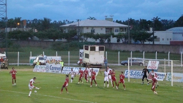 VEC GOLEIA E MANDA O CRUZEIRO PARA A SEGUNDINHA