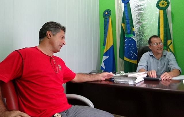 Em cidade do Cone Sul, prefeito que disputa a reeleição substitui candidato a vice