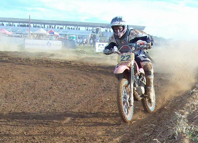 CHUPINGUAIA EM FESTA: BAILE,  COSTELÃO E VELOCROSS