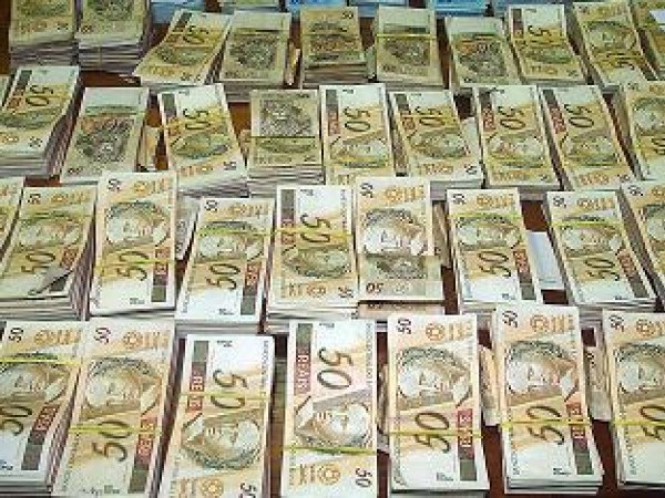 PM APREENDE R$ 821 MIL EM NOTAS FALSAS EM RONDÔNIA