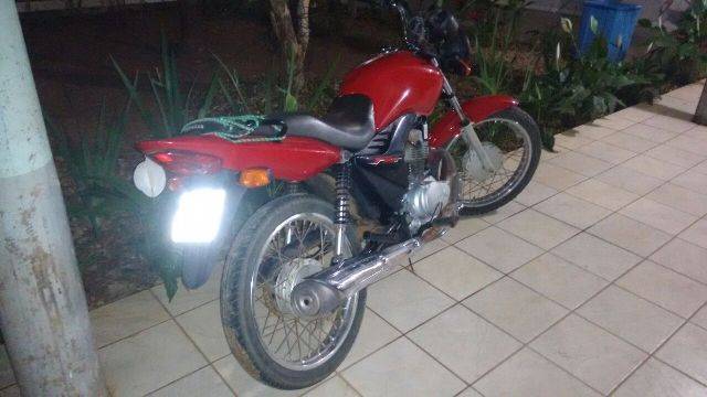 Polícia Militar de Vilhena recupera moto levada em assalto e prende dois em Vilhena