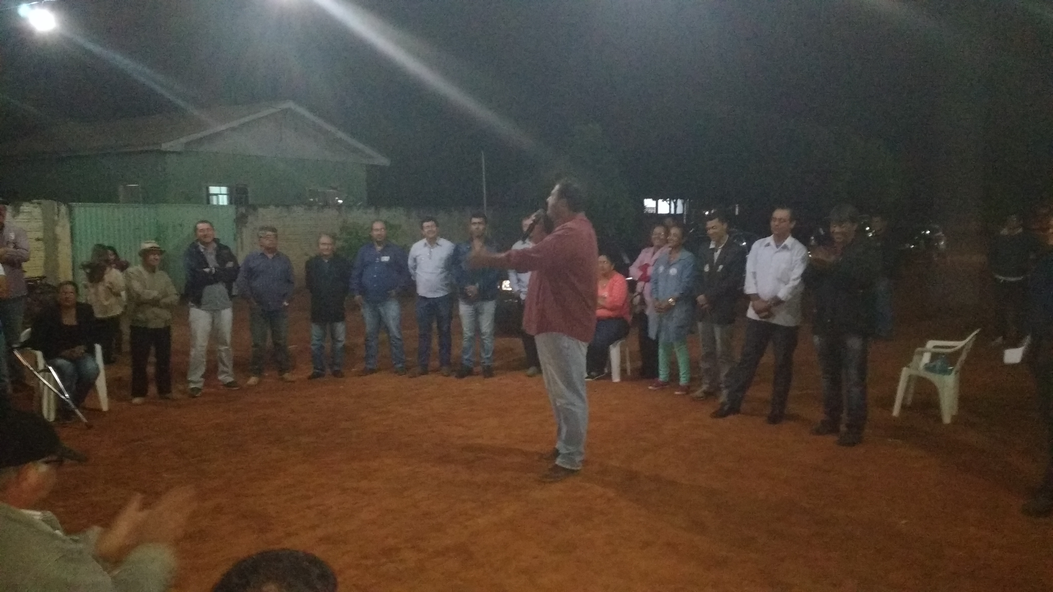 Aguardando decisão do TRE, ex-prefeito faz reunião e critica saúde em Cerejeiras