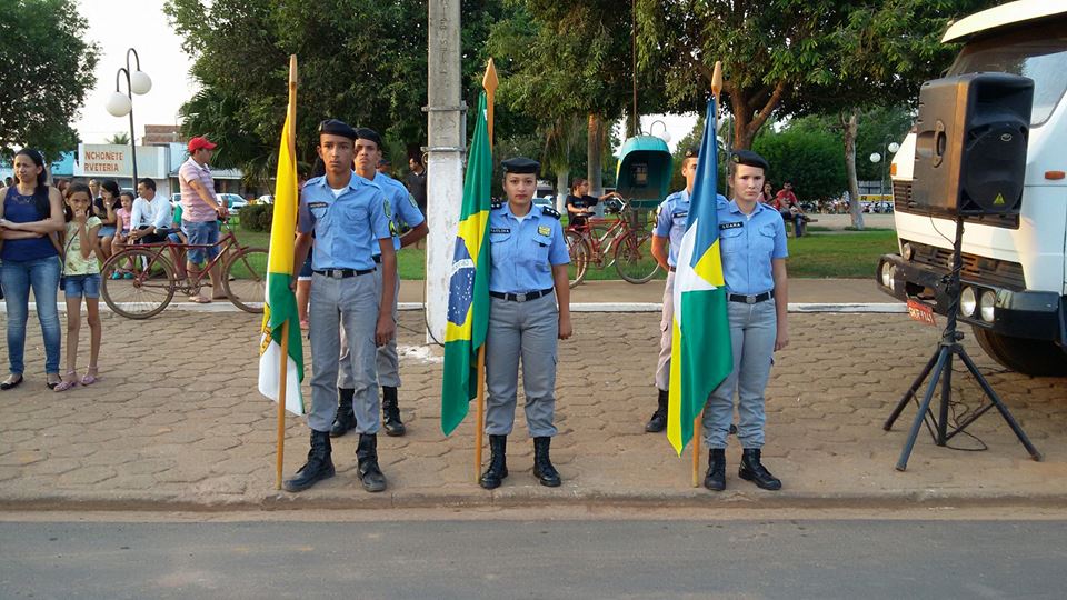 Em Cerejeiras, desfile cívico de 07 de setembro foi animado por fanfarra de Colorado