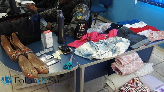 Mulher é presa em flagrante furtando roupas em loja no centro de Vilhena