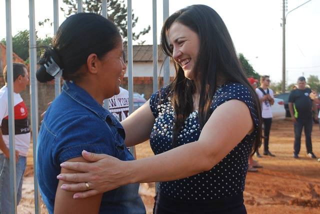 Rosani Donadon garante creche em tempo integral e prega campanha limpa em Vilhena