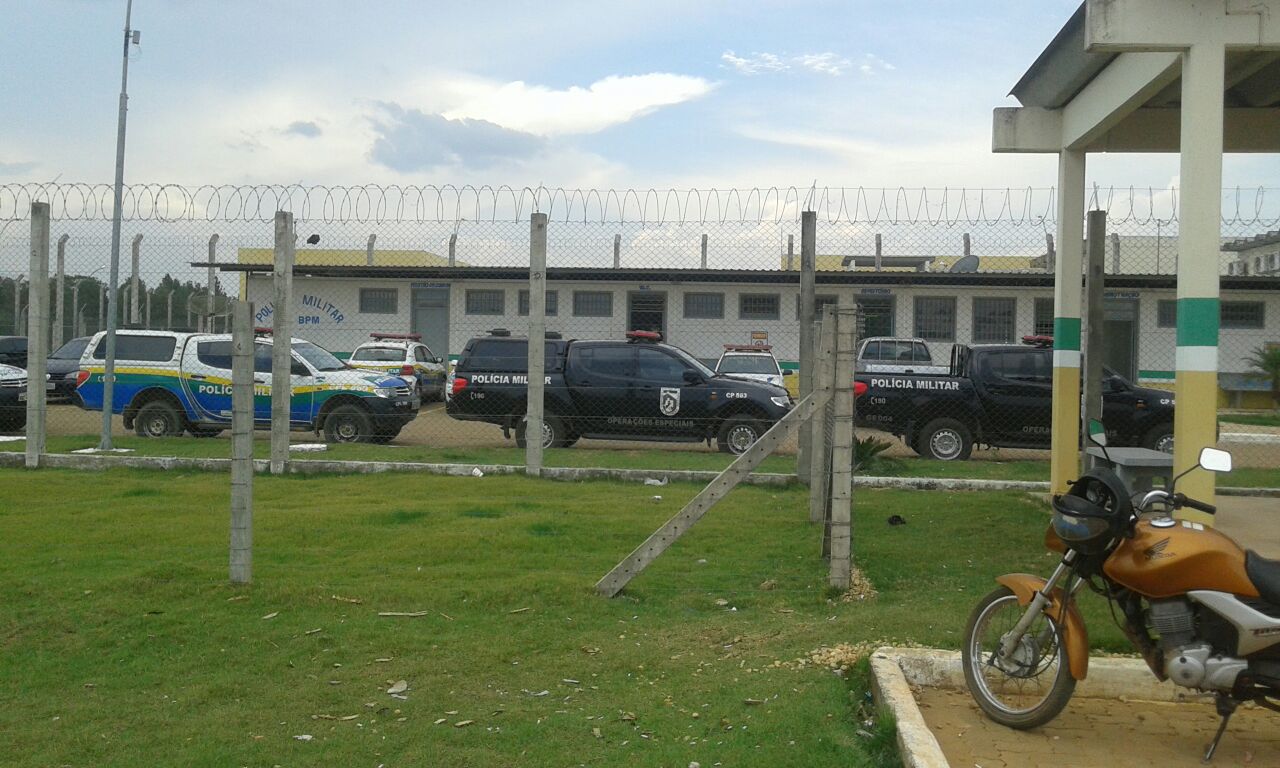 Rebelião em presídio de Vilhena é controlada pela PM, mas deixa dois detentos feridos