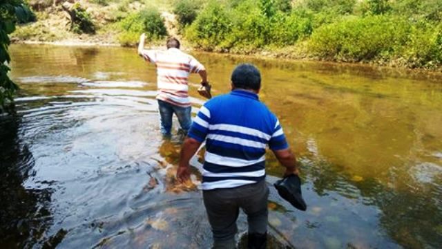 Em busca de votos, candidatos enfrentam até travessia de rio no interior do Cone Sul