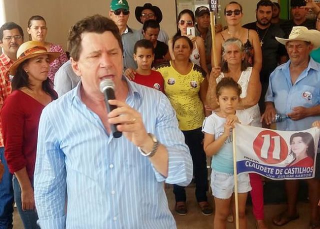 Chupinguaia: Cassol levanta barras da calça para desmentir boatos e faz desabafo em vídeo