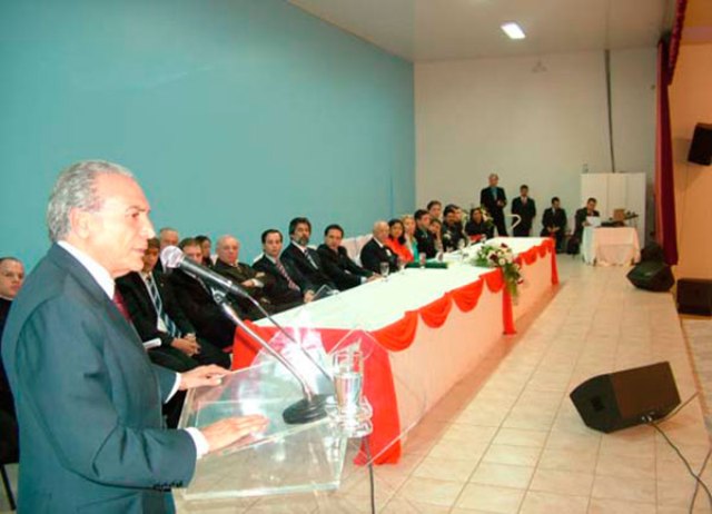 Há 8 anos Michel Temer recebia título “Professor Honoris Causa” da Faculdade AVEC