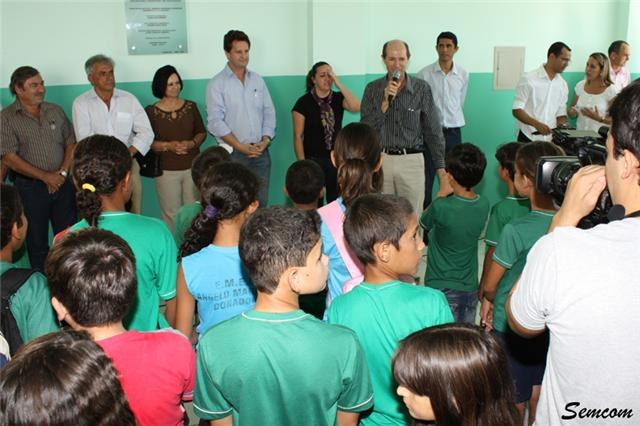 NOVAS SALAS DE AULA PARA A ESCOLA ÂNGELO