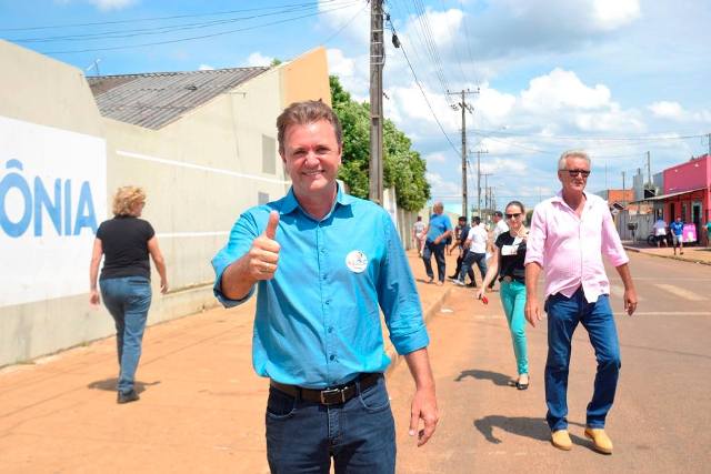 Luizinho Goebel vota no Zilda e está confiante na vitória de seus candidatos no Cone Sul