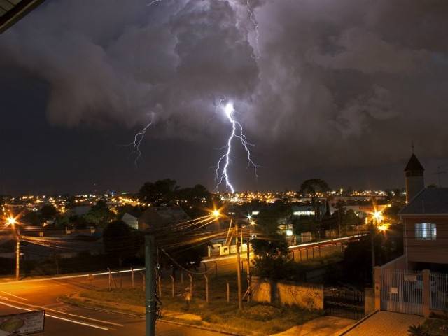 Defesa Civil emite nota alertando para tempestade e chuva de granizo em cidades do Cone Sul
