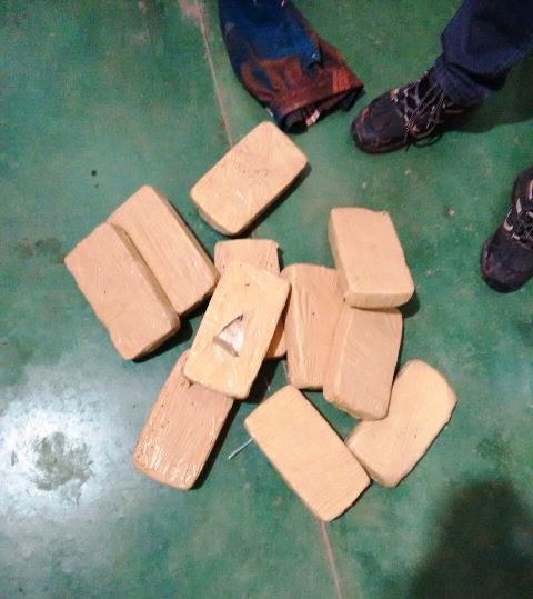Polícia apreende cocaína e desarticula quadrilha que trocava motos por drogas em Pimenteiras
