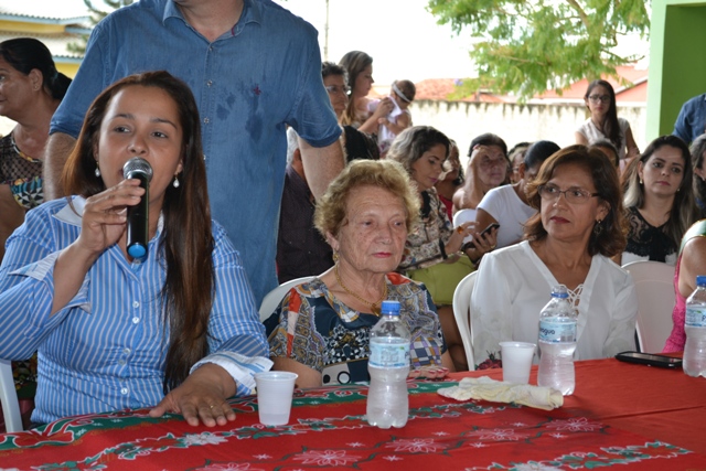 Em encontro da 3ª Idade, deputada fala da importância de colocar evento no calendário estadual