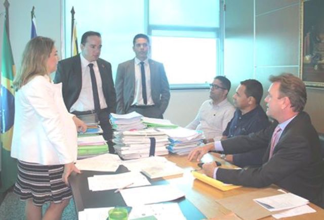 Prefeito e deputado pedem ajuda à Seduc para bancar transporte escolar em Vilhena  
