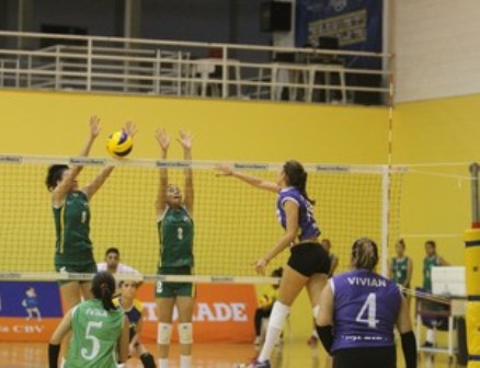  Time feminino de vôlei de RO estreia com vitória no Brasileiro de Seleções Juvenil