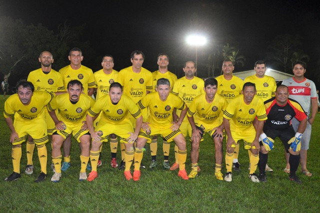 Mecânica do Valdo e Imobiliária Ecoplan decidem a Copa Macedo Madeiras Veterano