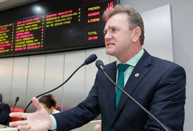 Goebel pede que Estado deixe de cobrar pela distribuição de sangue e incentiva campanha