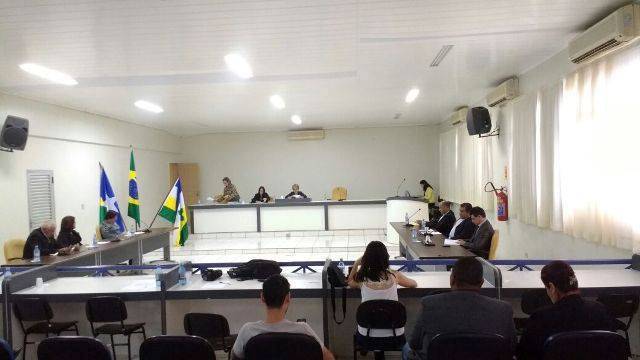 Vereadores acabam com eleições em escolas de Vilhena e educadores preparam reação