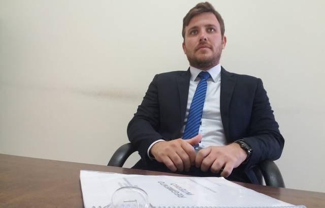 Vereador aprova pagamento emergência de servidores, mas avisa: “Que isso não vire rotina”