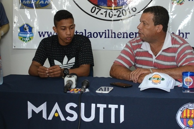 Batizoco comandará o Barcelona na estreia do clube no profissional; treinador foi apresentado hoje