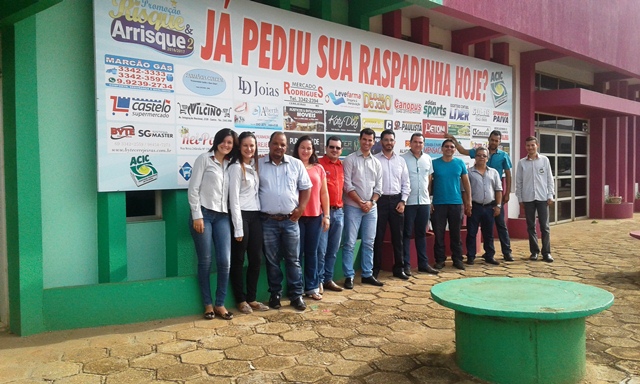 Comércio de Cerejeiras sorteia viagem para o Nordeste e moto zero km neste domingo