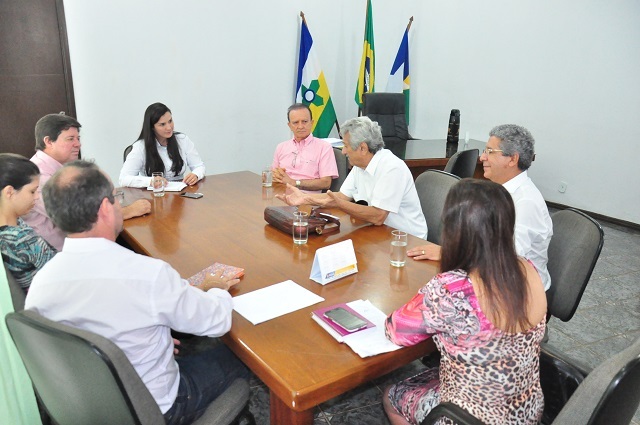 Prefeita recebe diretores da Unesc; faculdade confirma curso de Medicina em Vilhena