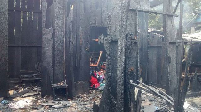 Residência destruída por incêndio criminoso em Cerejeiras pertencia a casal de idosos
