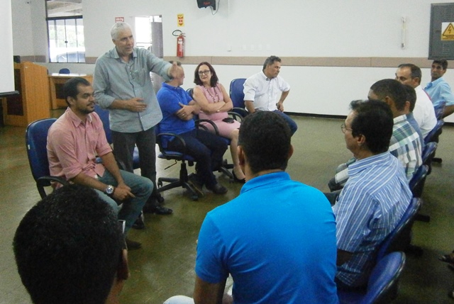 Em visita a Cerejeiras, deputado federal promete apoiar projetos de educação e habitação