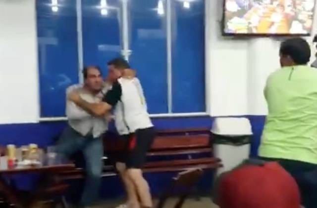 Ex-deputado estadual de Rondônia sai na porrada com radialista; assista vídeo da pancadaria