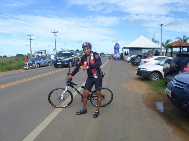 Atleta fundador do ciclismo em Cerejeiras é atropelado por veículo em rodovia e segue para Cacoal