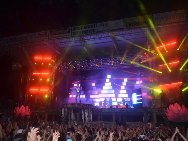 Ex-promotor de eventos denuncia: autoridades de Vilhena “fecham os olhos” por ingressos em shows