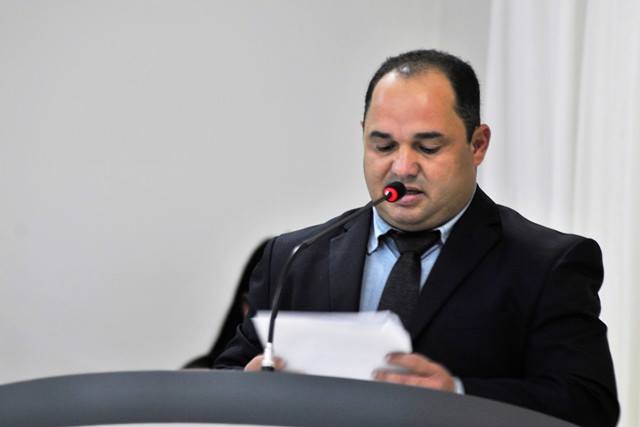 Vereador pede que prefeita de Vilhena apresente prova do corte de 500 cargos comissionados