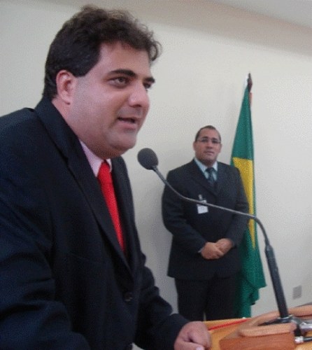 MP DENUNCIA PREFEITO DE CEREJEIRAS POR CONTRATAÇÃO DE EX-VEREADOR