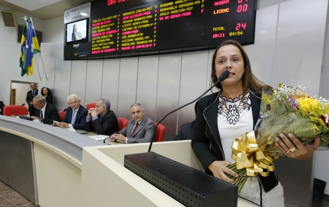 Assembleia Legislativa homenageia Rosangela Donadon no Dia Internacional da Mulher