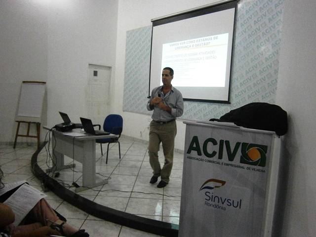 Com mais de 150 pessoas, ACIV ministra aula inaugural de curso empresarial em Vilhena