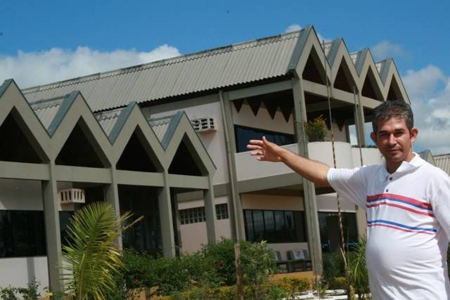 CERON MANTÉM PARALISAÇÃO POR 24 HORAS